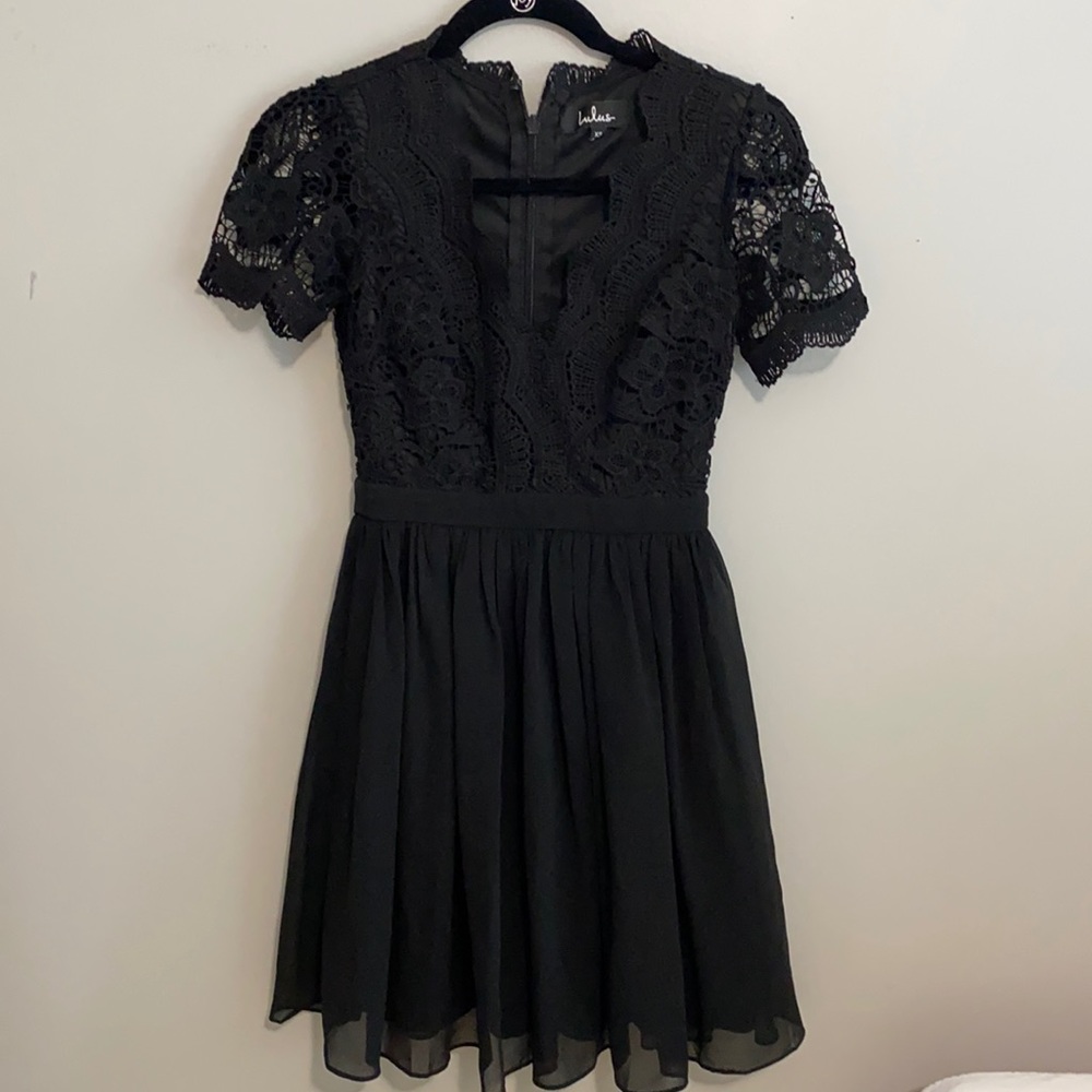 Lulu’s black, lace mini dress